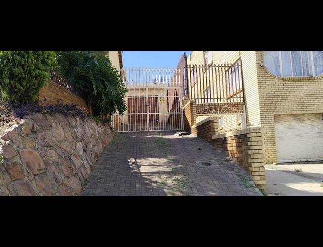 6 BEDROOM HOUSE FOR SALE IN LAUDIUM